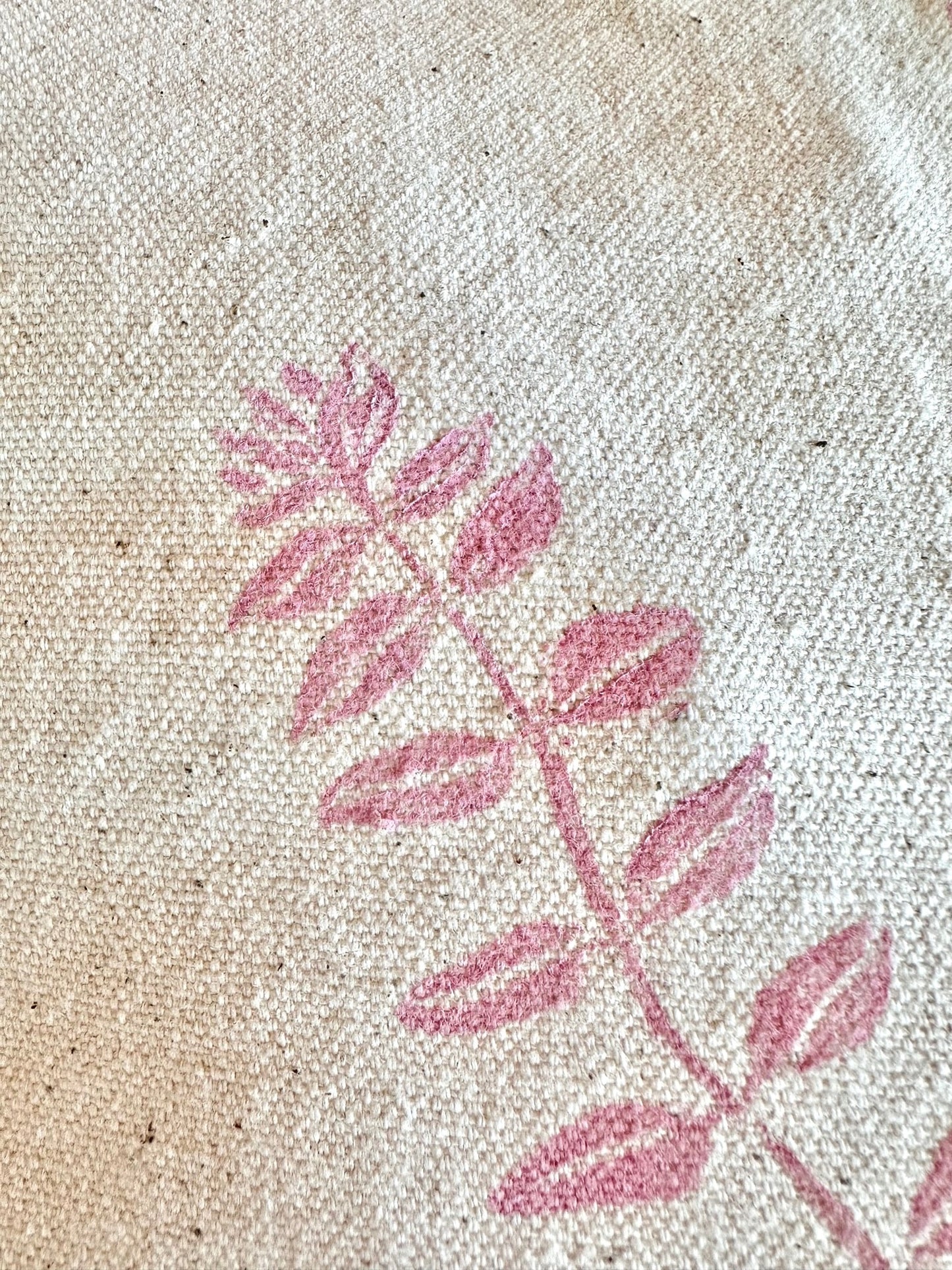Taie d'oreiller au motif de branches de fleurs roses pétales