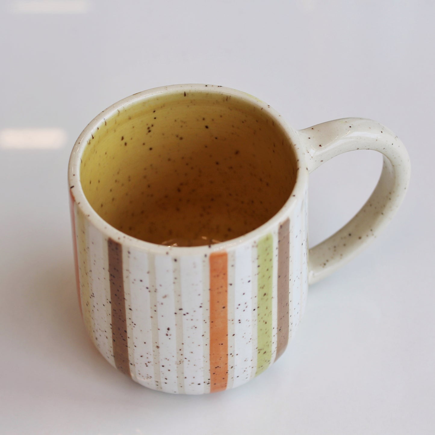 Tasse à rayures (style rétro)